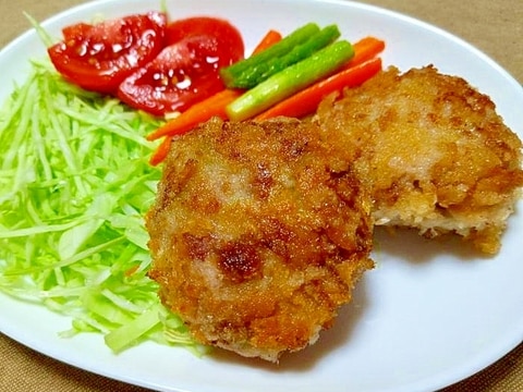 キャベツを加えたヘルシー揚げ焼きメンチカツ